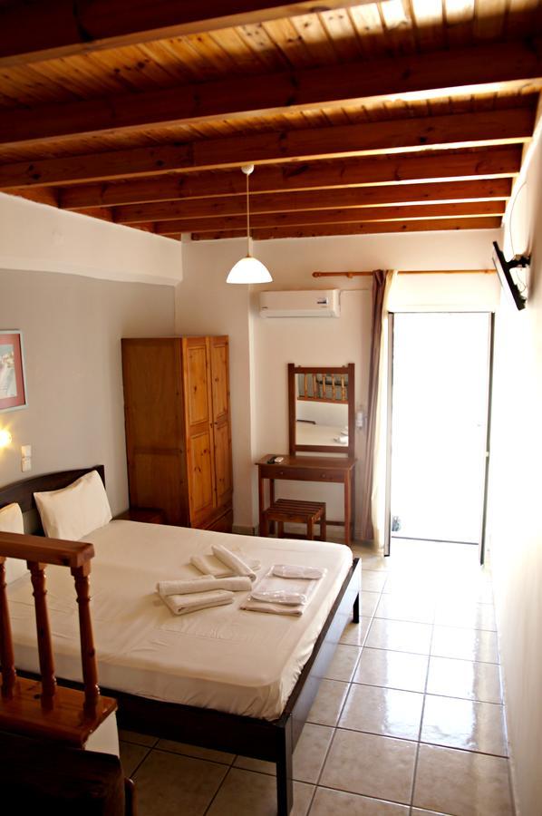 Hotel Madares Loutro Exterior foto